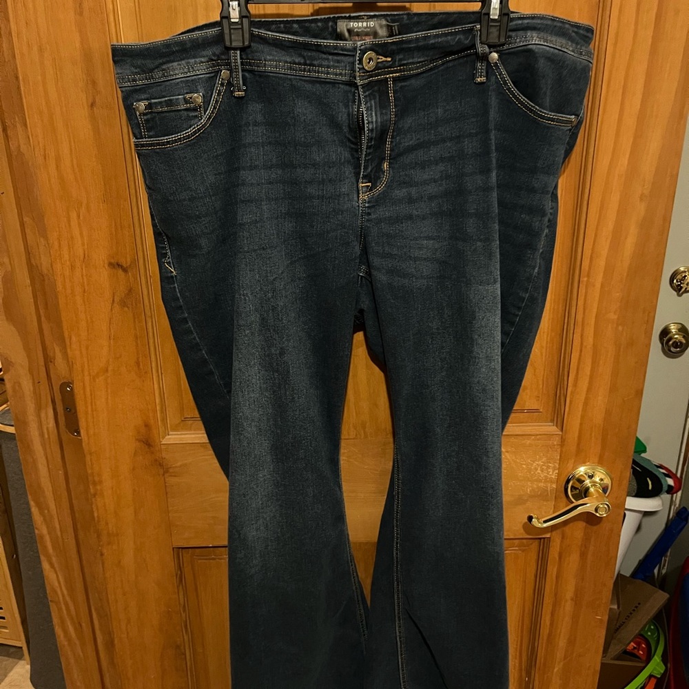 Torrid size 20 bootcut super stretch jeans